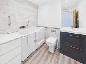 Photo 8- click for photo gallery